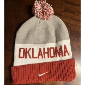 Nike Oklahoma Sooners Beanie Hat Pom Pom Knit Gray White Crimson OU Logo